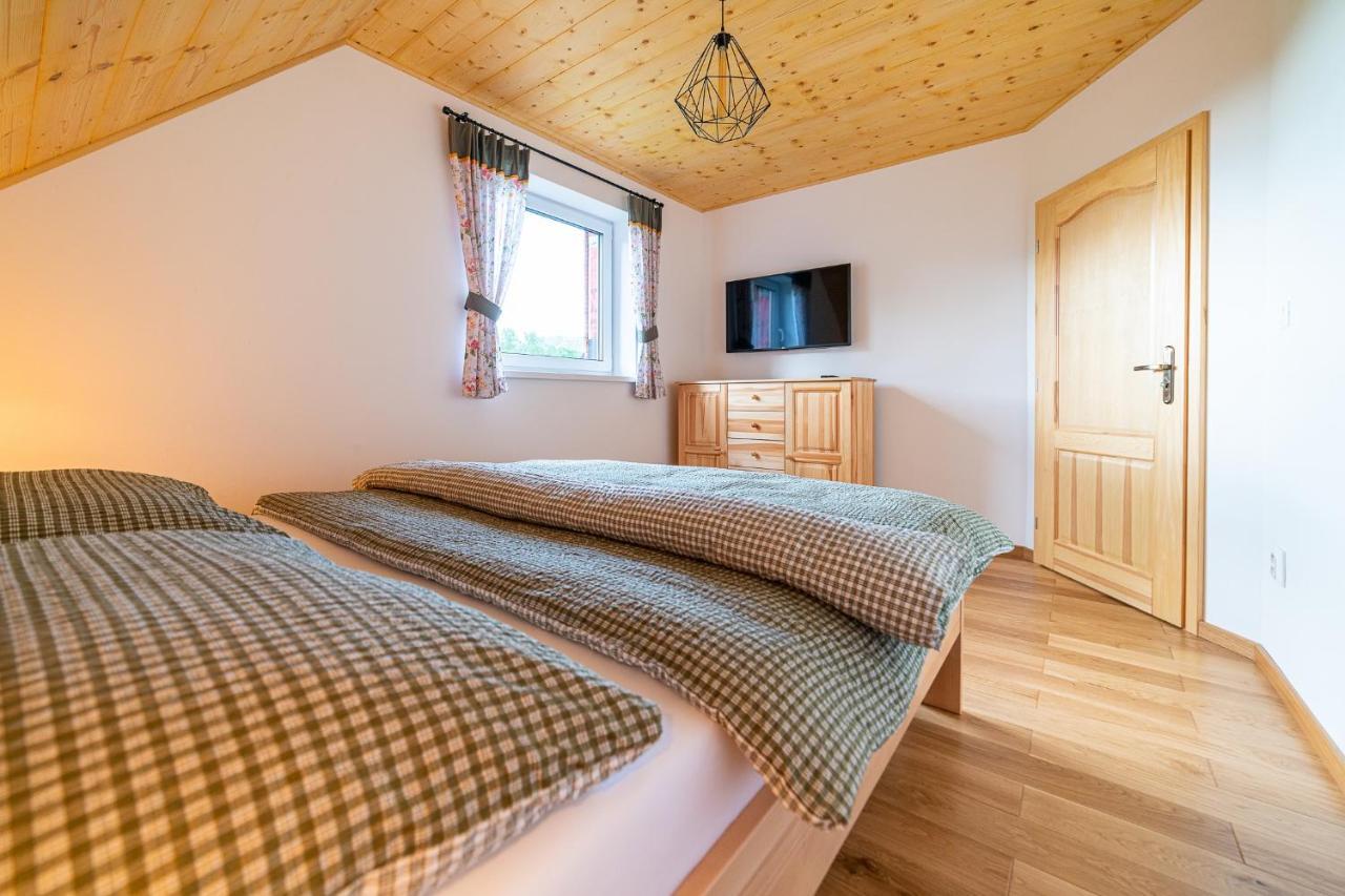 Apartmany Pod Rozsutcom - Zatkov Dvor - Prijazd Do Ubytovania Autom S Pohonom 4X4 เทรโควา ภายนอก รูปภาพ