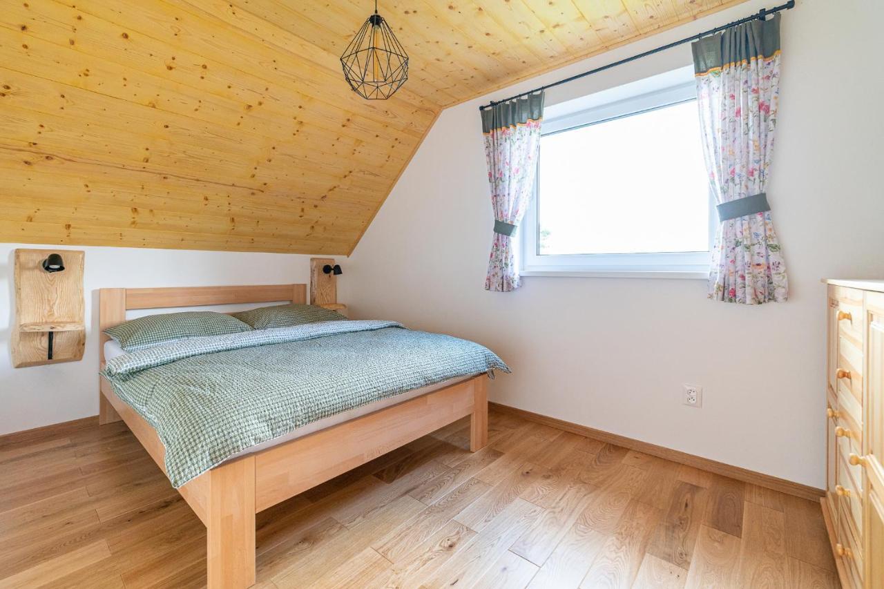 Apartmany Pod Rozsutcom - Zatkov Dvor - Prijazd Do Ubytovania Autom S Pohonom 4X4 เทรโควา ภายนอก รูปภาพ